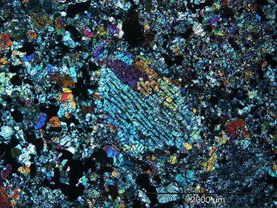 A barred olivine chondrule - thin section view