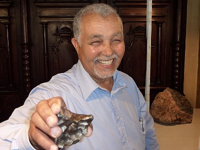 Ali Hmani presenting his new iron meteorite